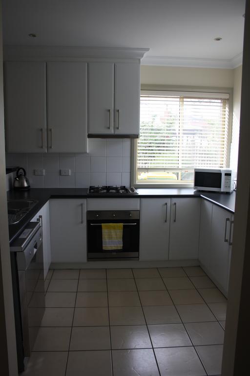 Albury Suites - Schubach Street ภายนอก รูปภาพ